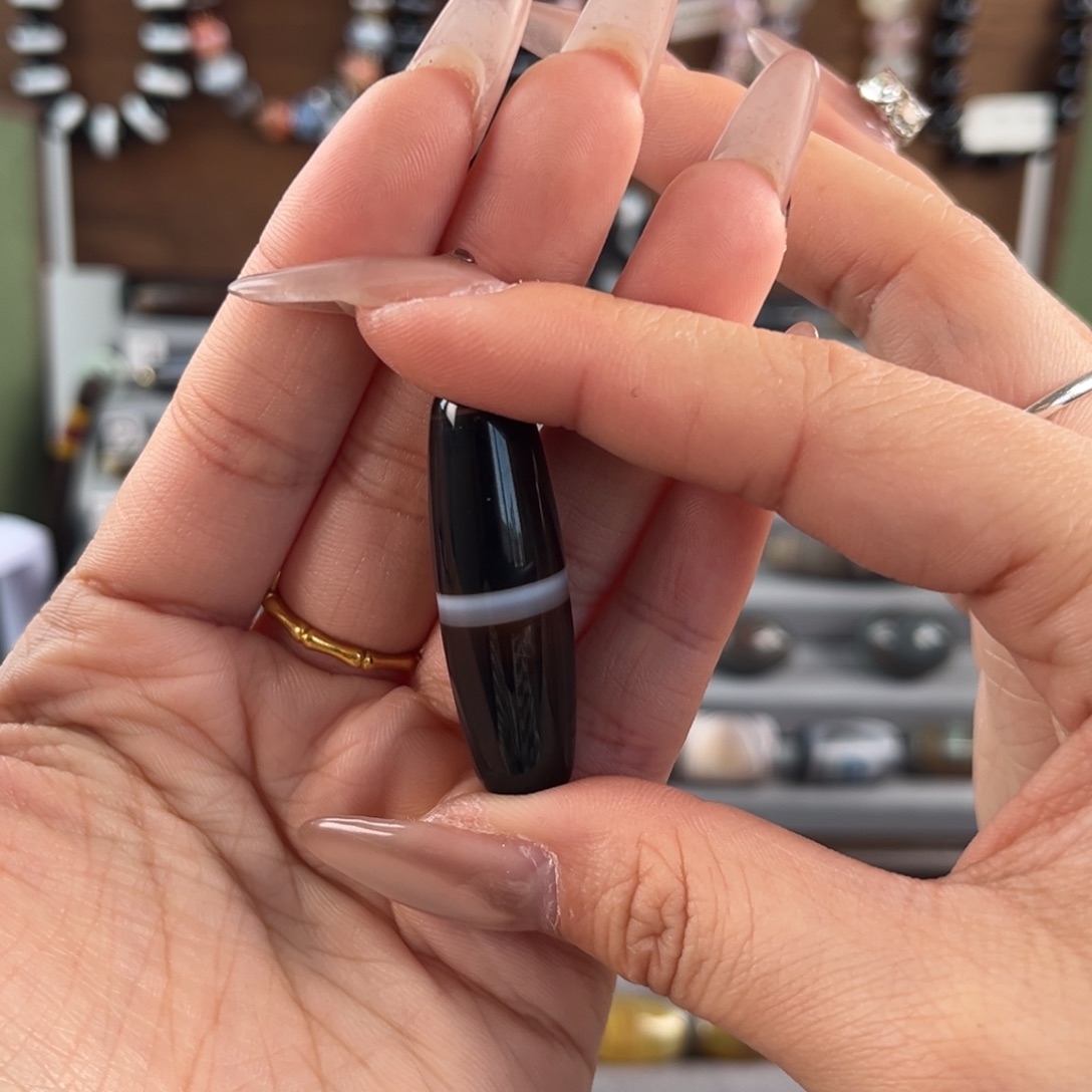 一***道玛瑙/玉髓合金珠宝奇石