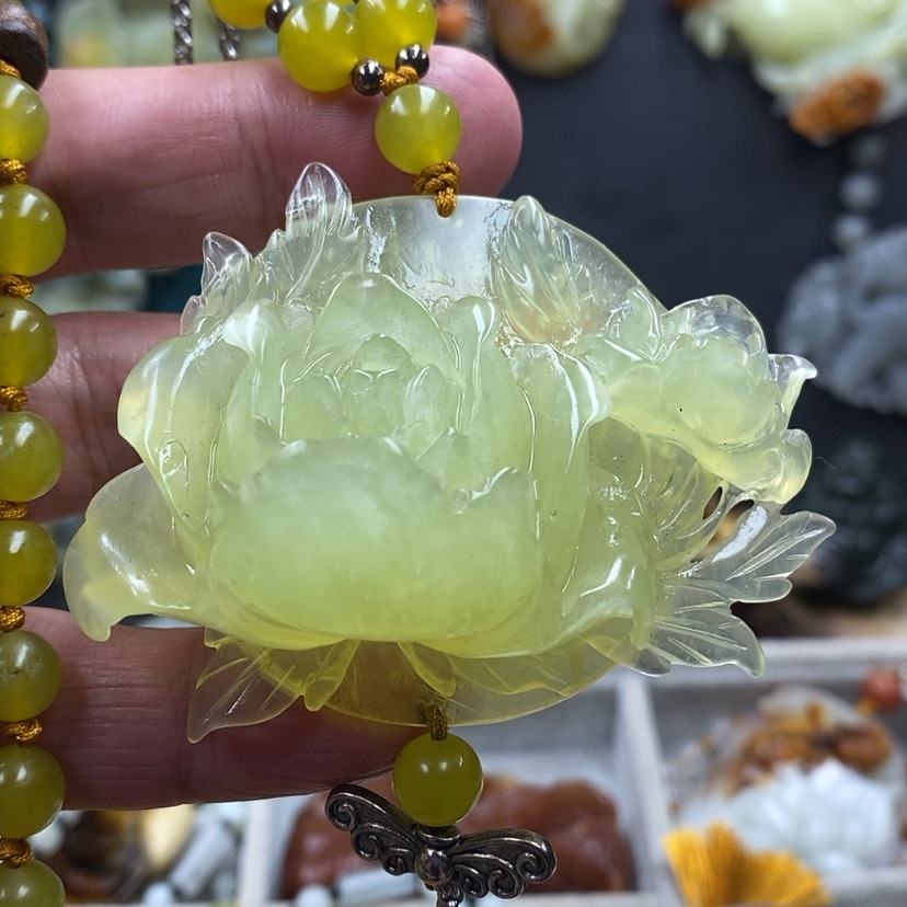 【闪购商品】蛇纹石玉吊坠未镶嵌