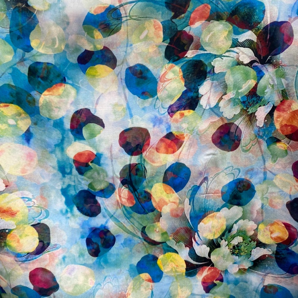 彩云缎.蓝色树叶连衣裙旗袍面料.透气柔软舒适