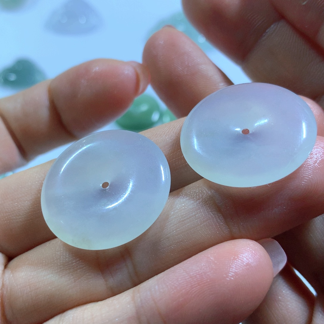 翡翠颈饰未镶嵌天然翡翠平安扣