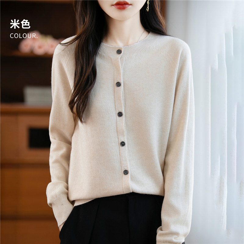 一线成衣安迪绒桂花针针织开衫圆领短款百搭秋冬长袖宽松打底衫