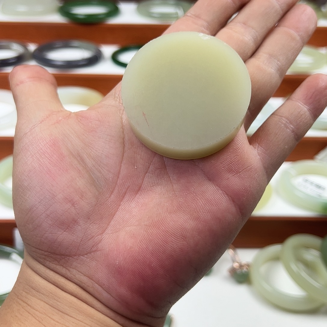 未镶嵌手镯和田玉l***n