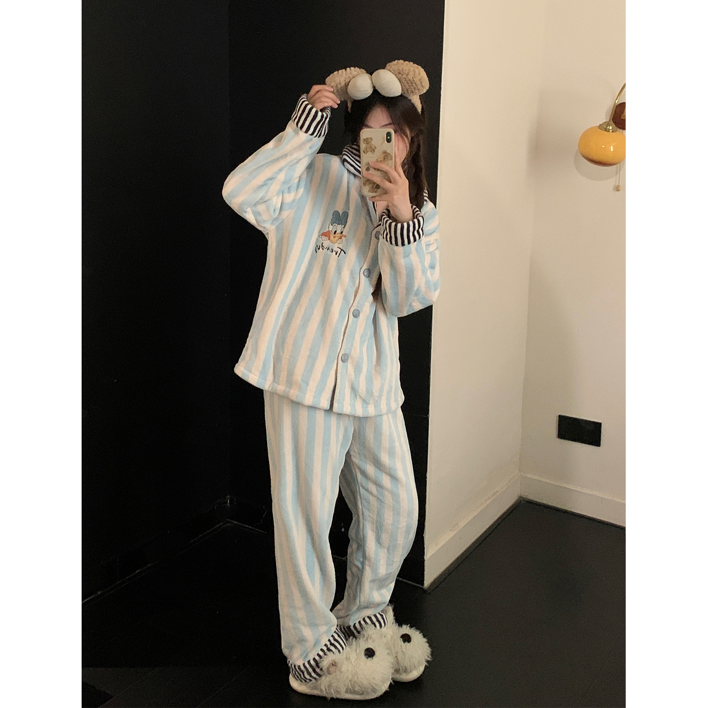 法兰绒睡衣女冬季加厚加绒条纹印花黛丝刺绣可外穿休闲家居服套装