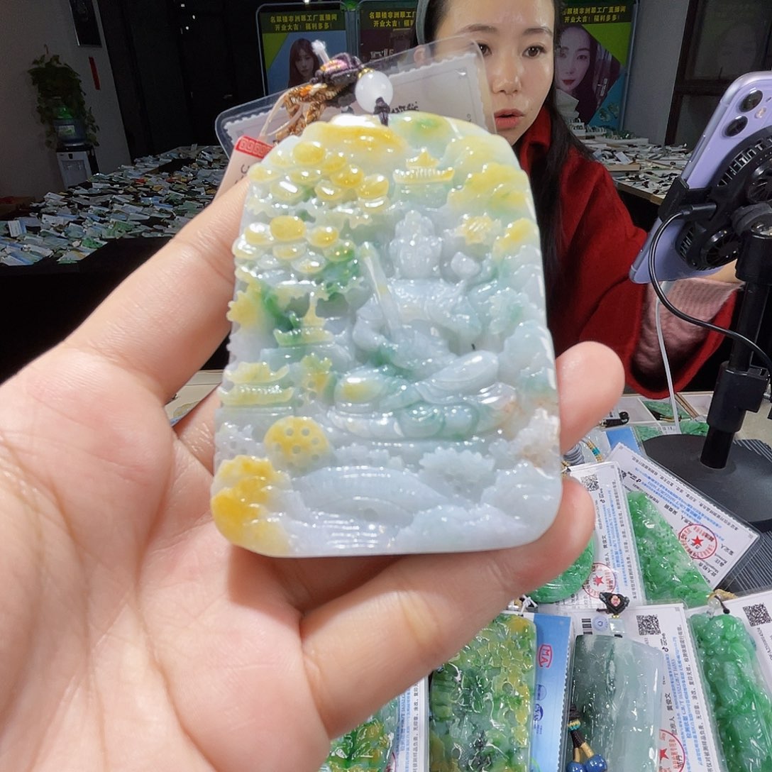 颈饰未镶嵌翡翠一