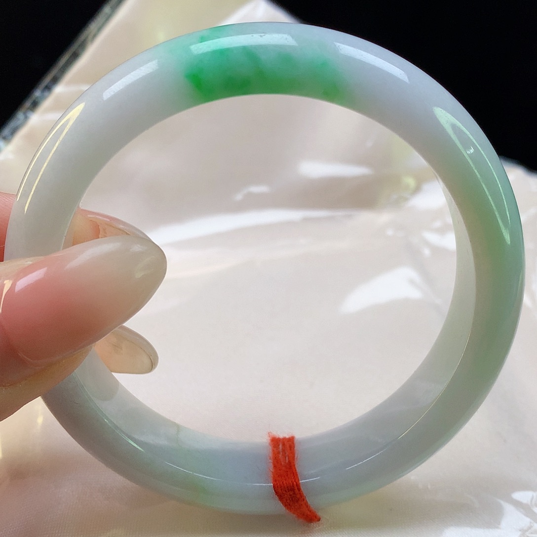 翡翠手镯未镶嵌天然翡翠8241