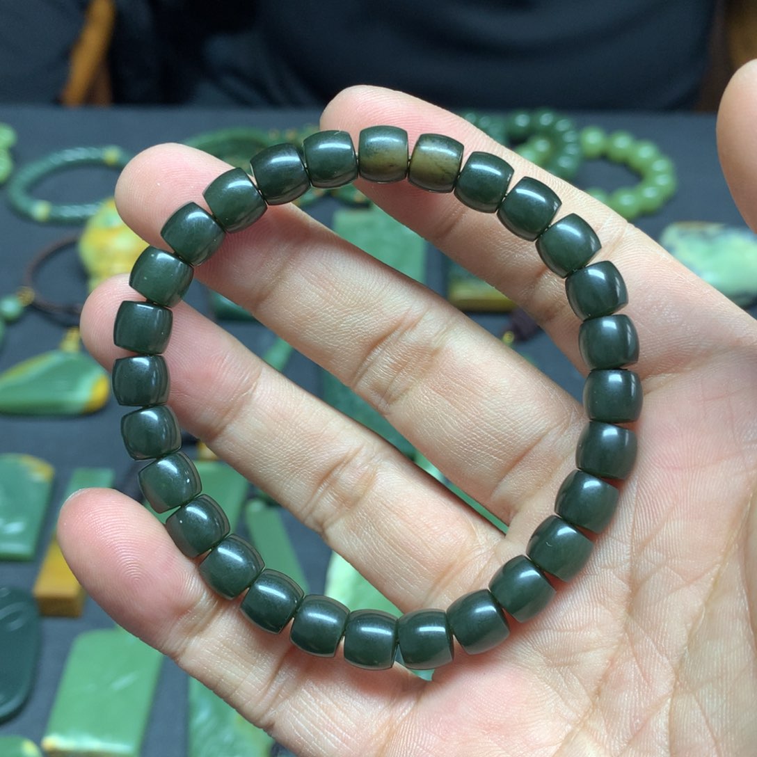 岫岩河磨玉（透闪石质玉）手链未镶嵌昌*