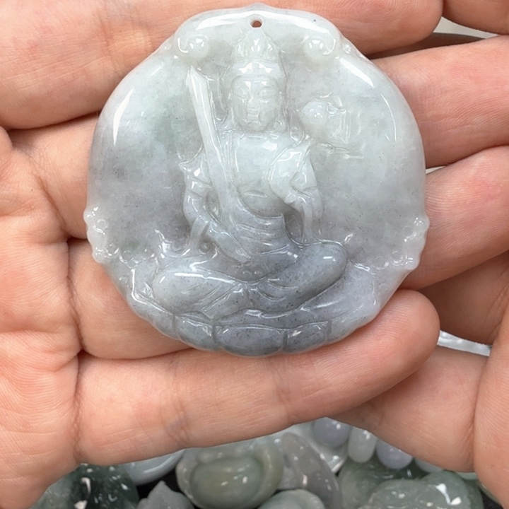 翡翠挂件未镶嵌为翡翠