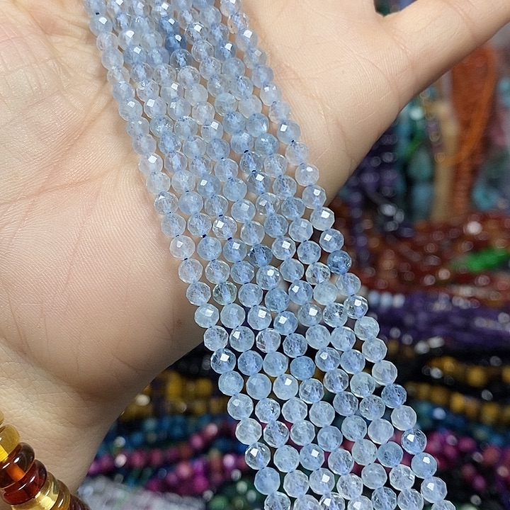 玛瑙/玉髓未镶嵌珠宝半成品天然海蓝宝切面卡4mm一条