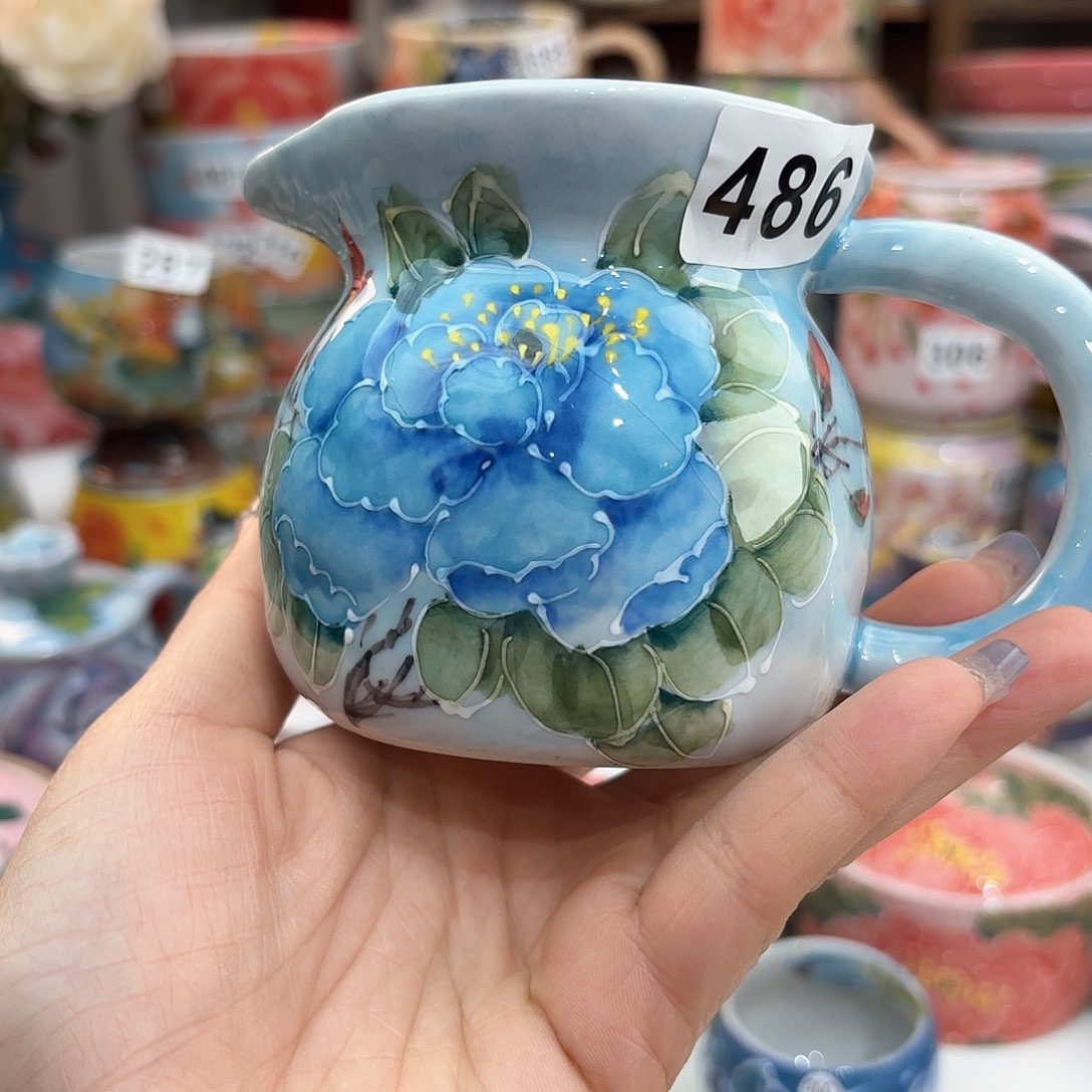 瓷片在这个充满生机又神秘色彩