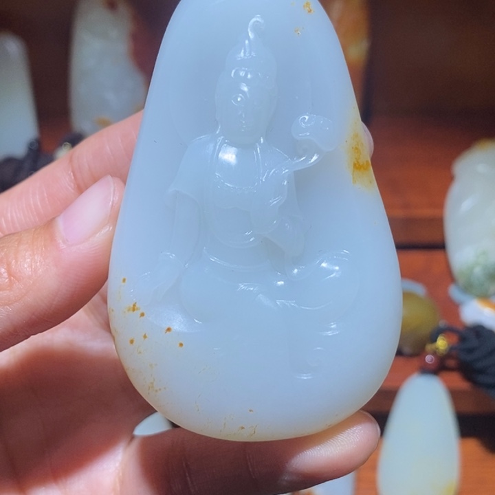 麻***仁和田玉未镶嵌颈饰
