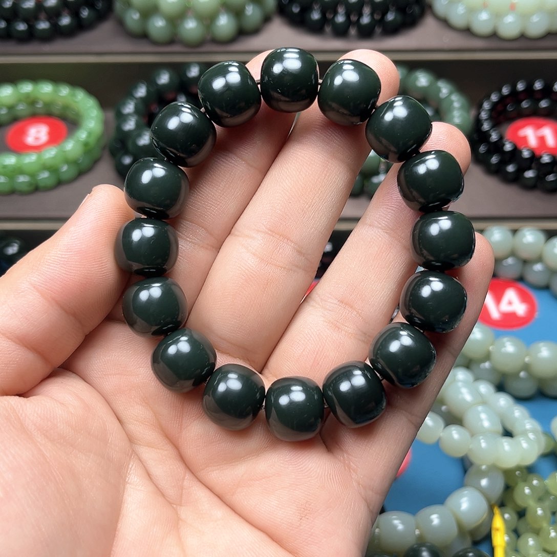 用***1和田玉未镶嵌手链