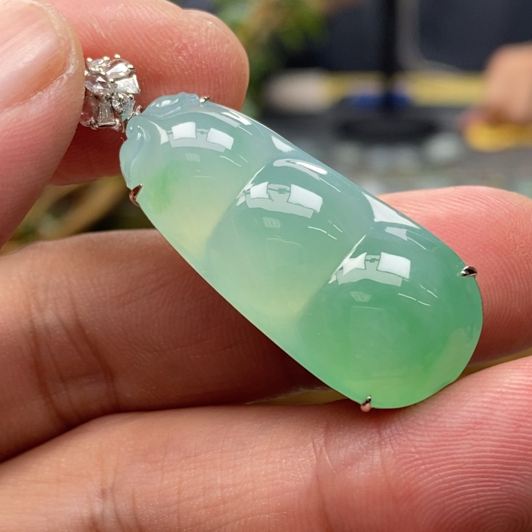 翡翠颈饰18K金镶嵌挂件