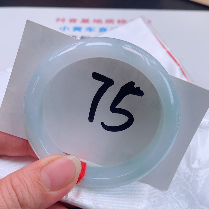 翡翠手镯未镶嵌正