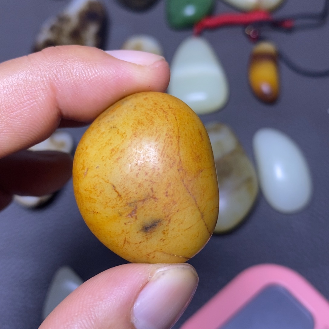 和田玉未镶嵌把件