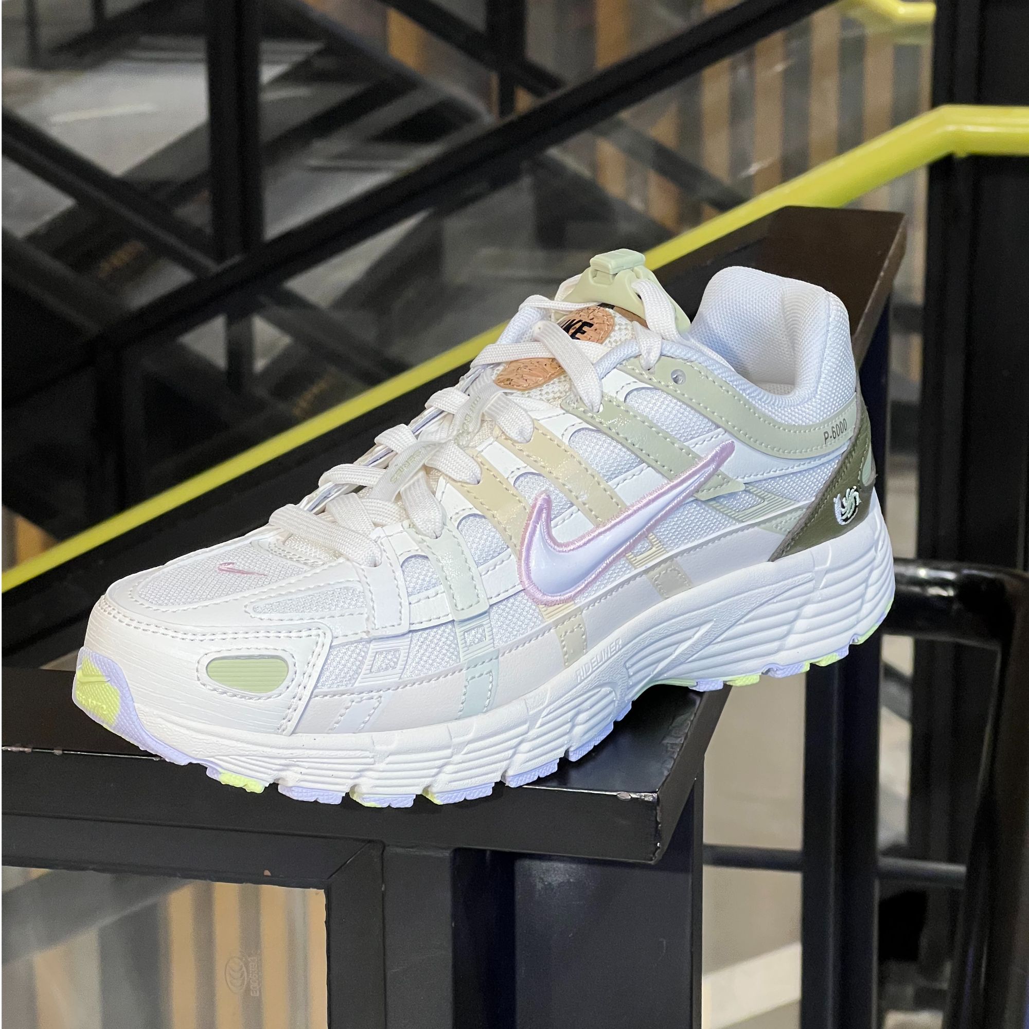 NIKE/耐克2025男大童(GS) P-6000 低帮经典休闲运动鞋-IB8888-111