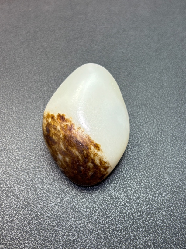 和田玉聚黑皮原石手把59.6g