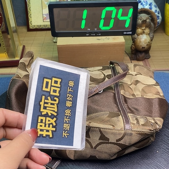 摆件有瑕疵有瑕疵