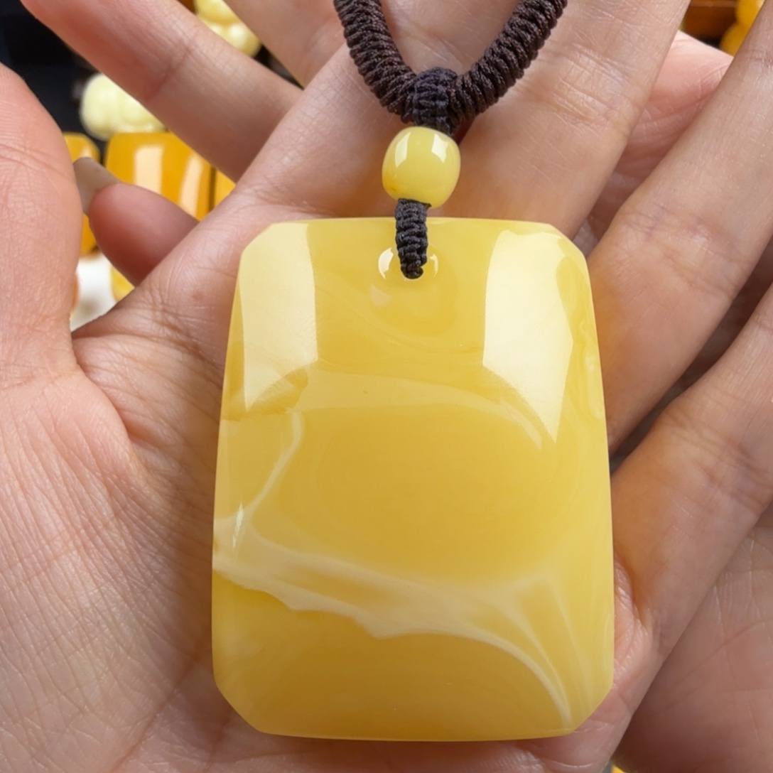 虎***牙琥珀未镶嵌颈饰纯天然琥珀蜜蜡无优化