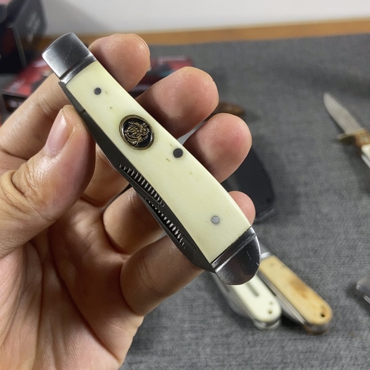 黎***平户外多功能工具小刀