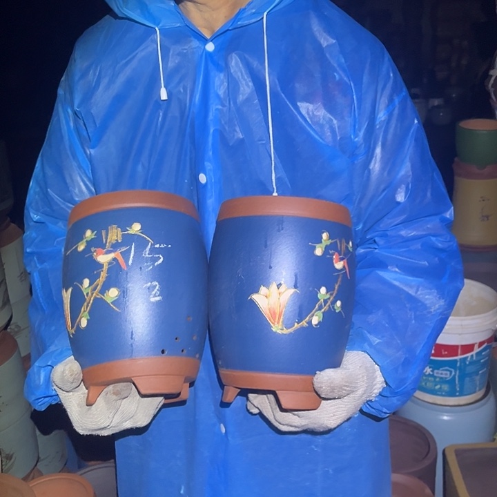 紫砂花盆紫砂花盆和一