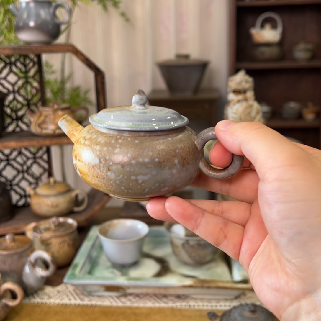 09中白顶翠月半壶