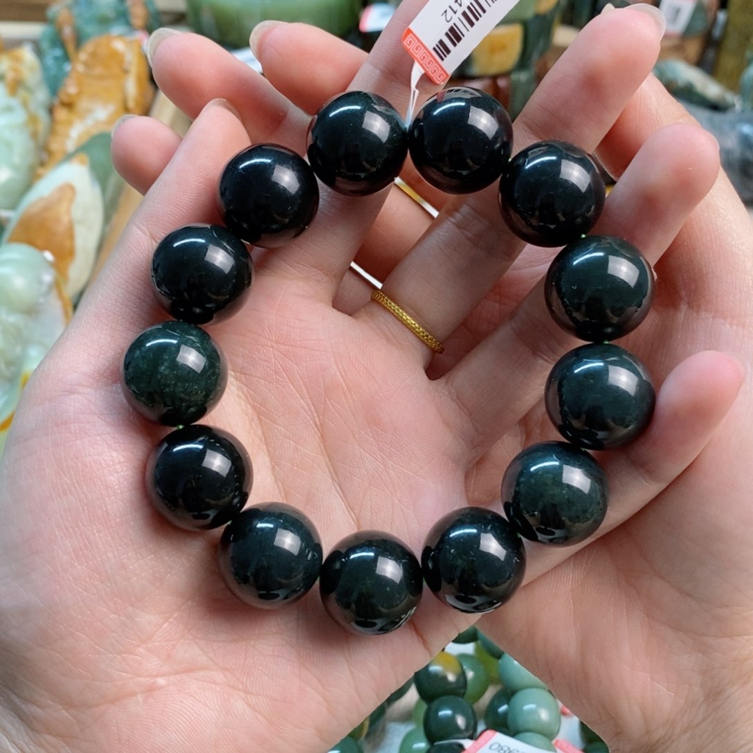 透闪石质玉手串未镶嵌