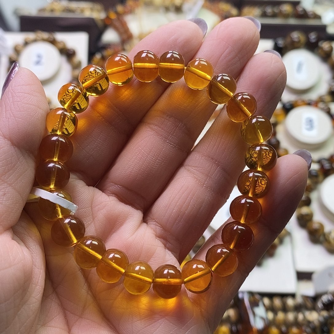 琥珀未镶嵌裸石高净9m