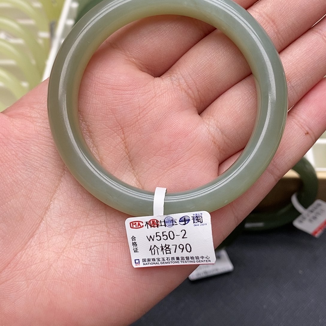 和田玉未镶嵌手镯54