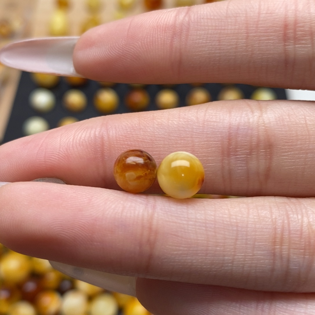 闪****蜜蜡未镶嵌裸石蜜蜡