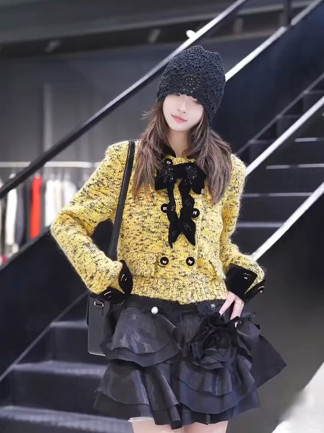 2025秋冬季丝绒拼色水钻钉珠针织开衫女