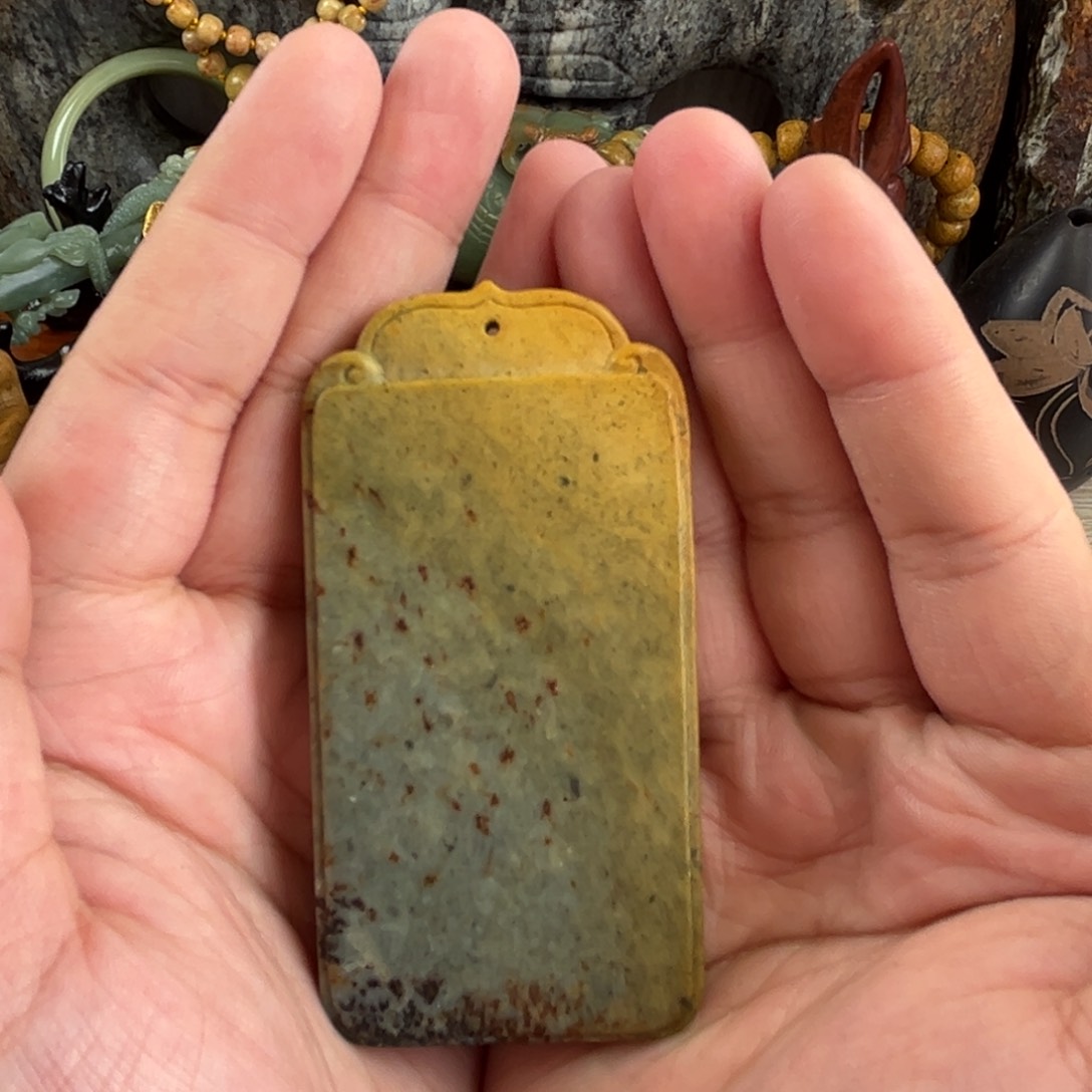 岫岩河磨玉（透闪石质玉）把件未镶嵌道**然