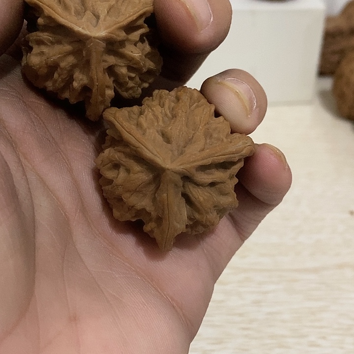 文玩核桃吊坠盘山三棱文玩核桃