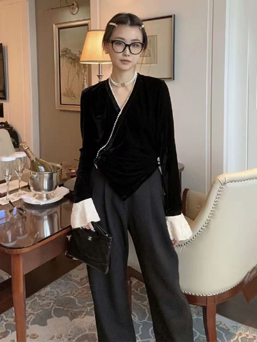 轻奢V领黑色丝绒拼接喇叭袖上衣女秋冬季轻熟贵气超显瘦上衣863
