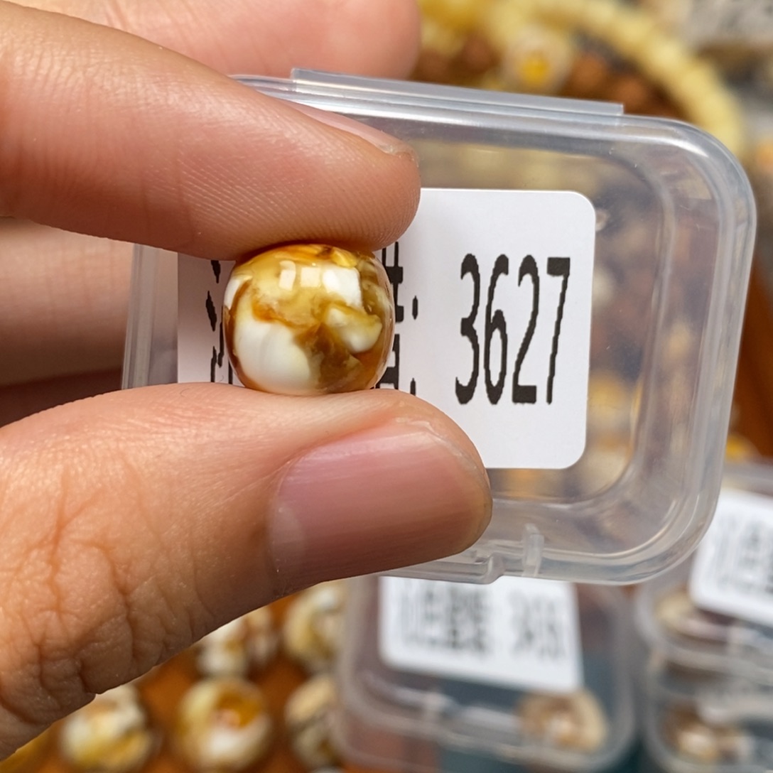 0***君蜜蜡未镶嵌珠宝奇石3627