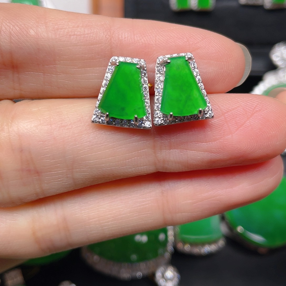 银S925镶嵌翡翠耳饰耳钉