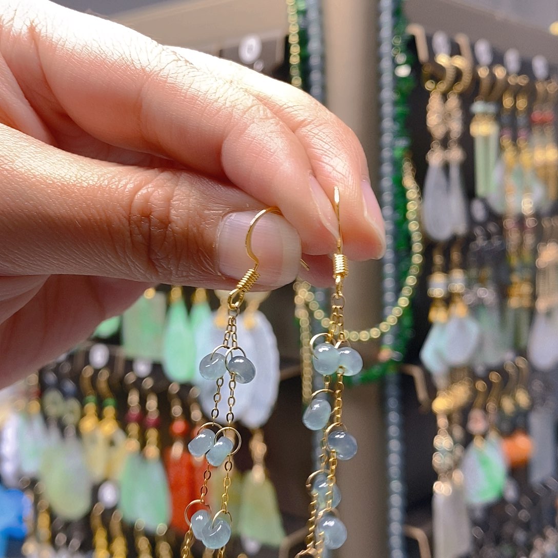 未镶嵌翡翠耳饰翡翠