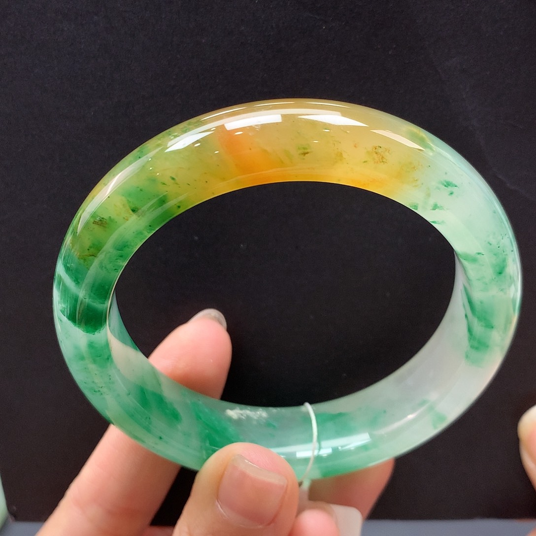 石英质玉手镯未镶嵌世****关