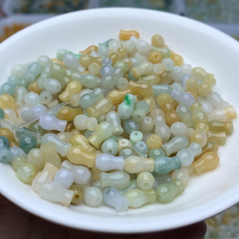 【闪购商品】翡翠手链未镶嵌卡5乘8多宝花瓶50个