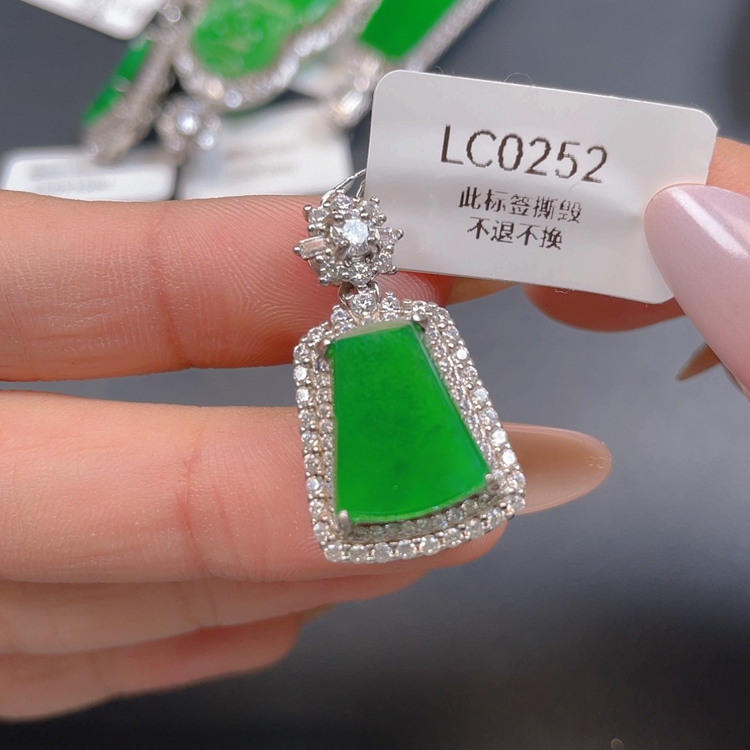 【闪购商品】颈饰银S925镶嵌翡翠翡翠