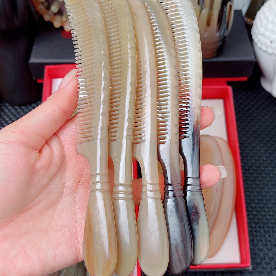 纯手工制作纯牛角梳子