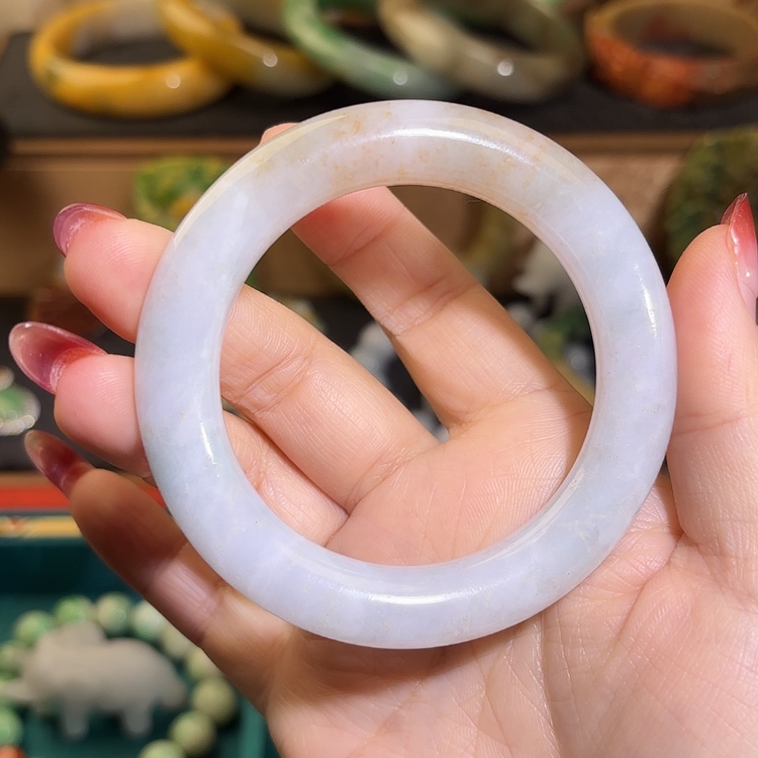 翡翠手镯未镶嵌南齐肉粉色