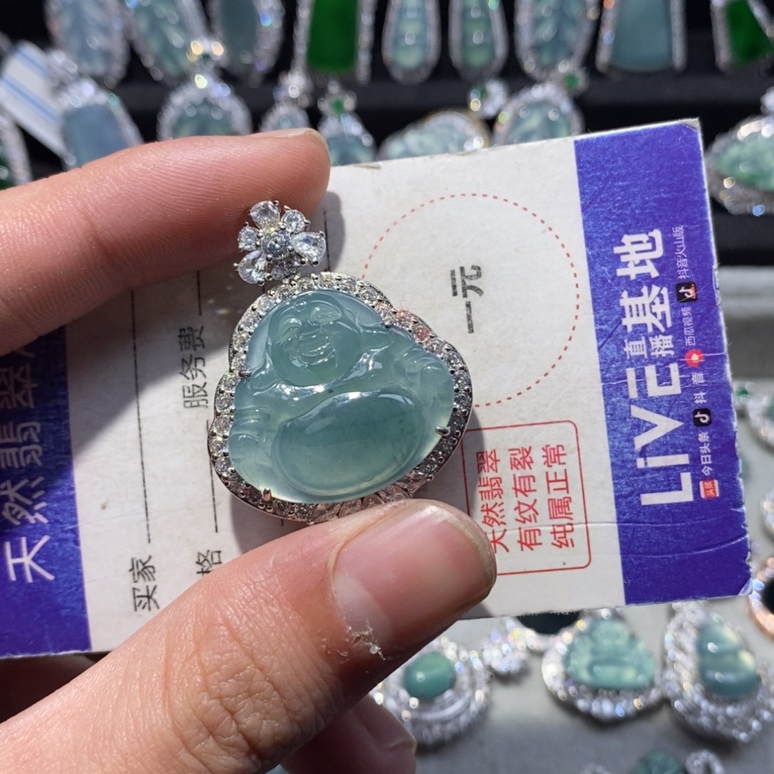 翡翠颈饰未镶嵌翡翠