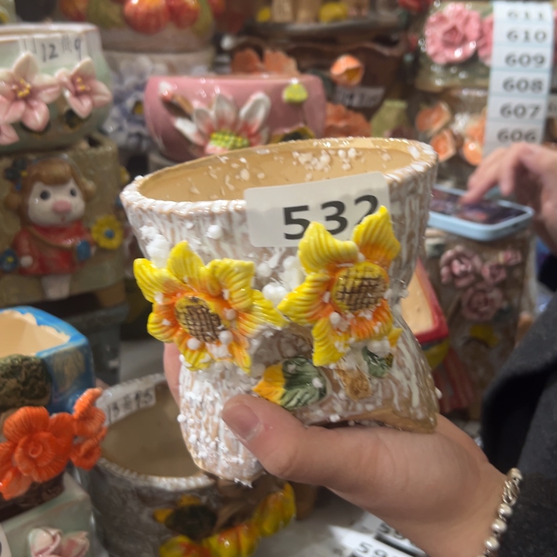 瑕疵532 花盆，拍满20发货，退款拉黑