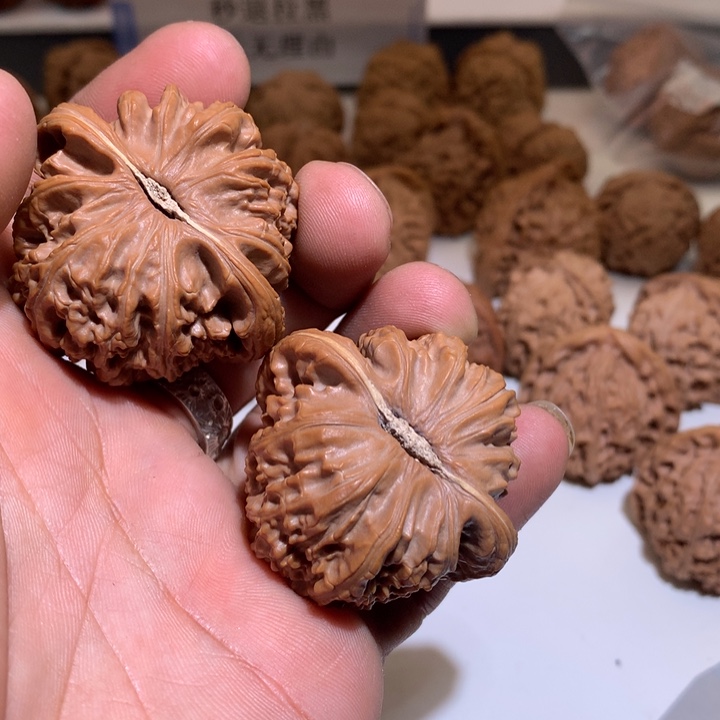 桃核把件笑***驴白狮子精品