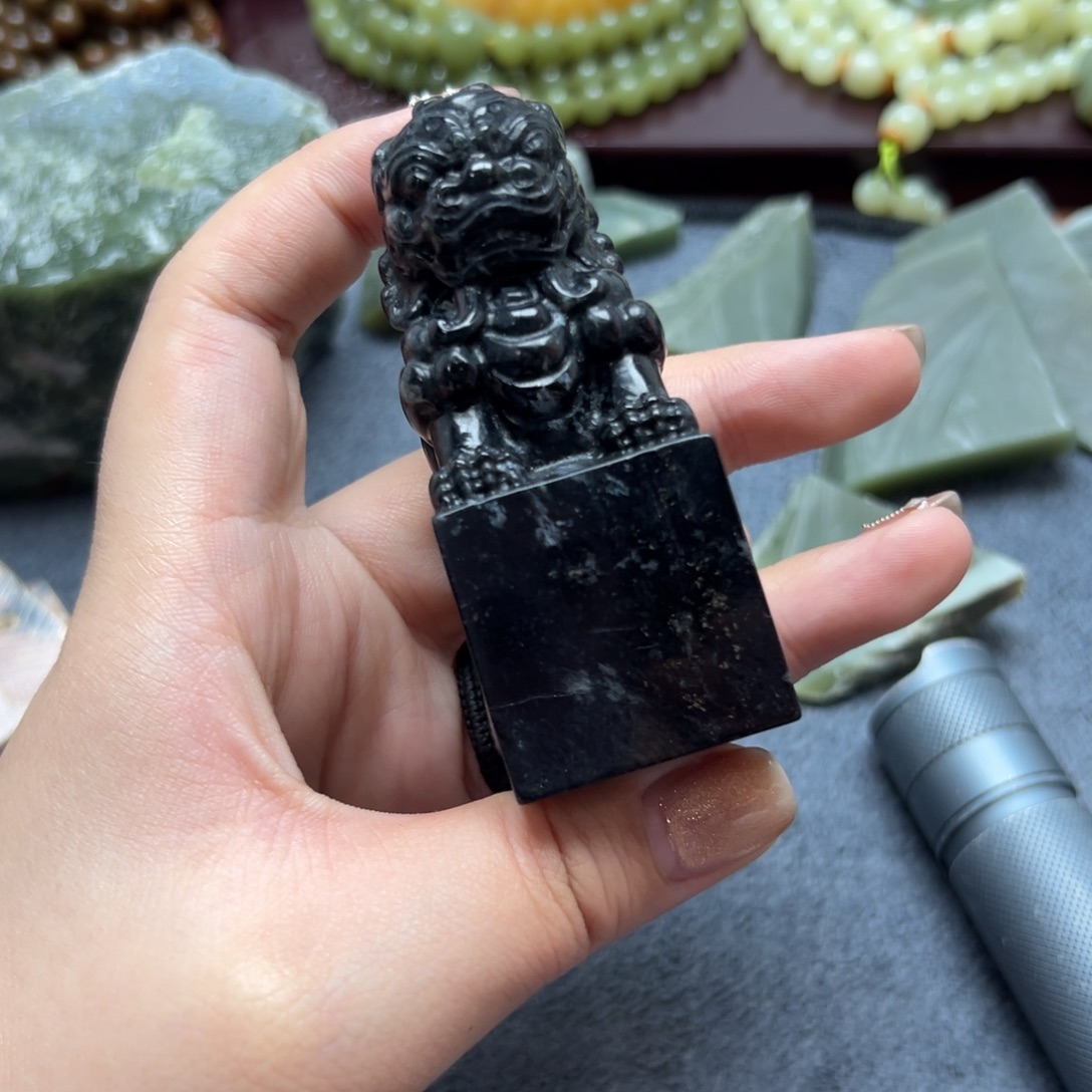 和田玉未镶嵌珠宝奇石