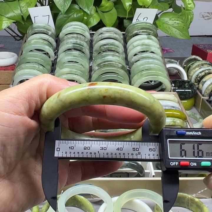 蛇纹石玉未镶嵌手镯17