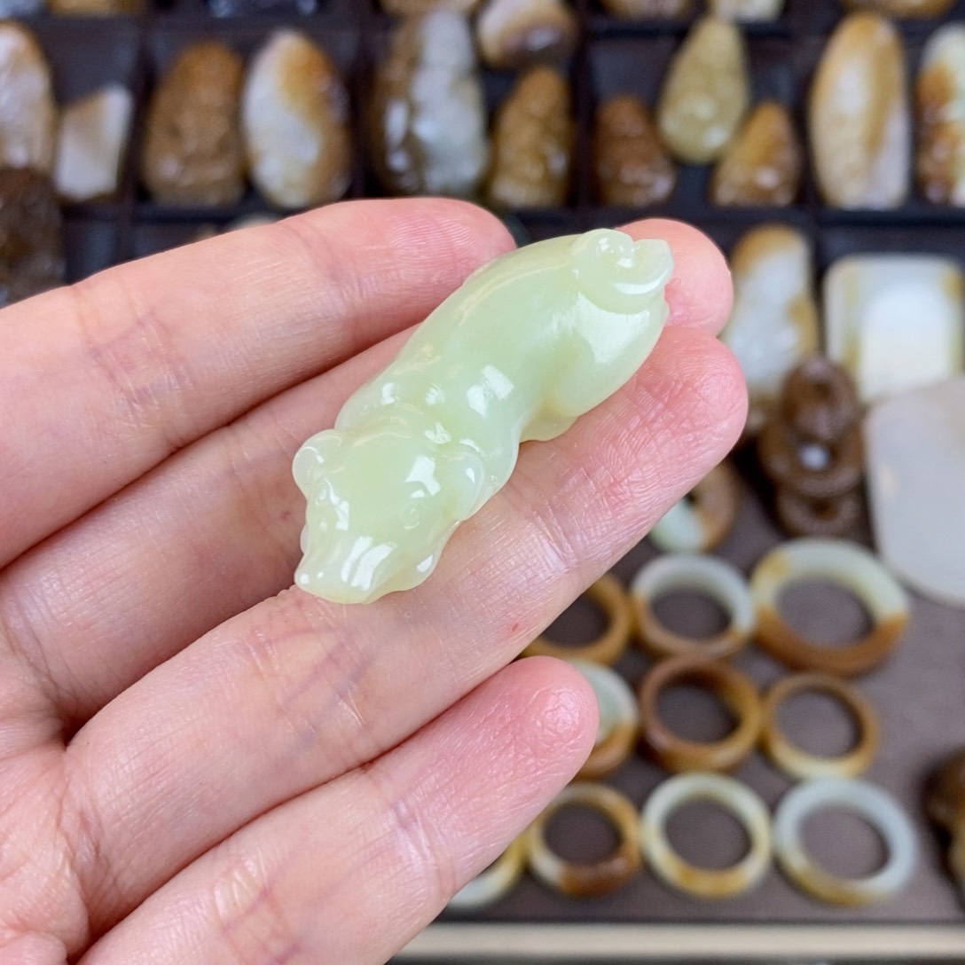 和田玉颈饰未镶嵌