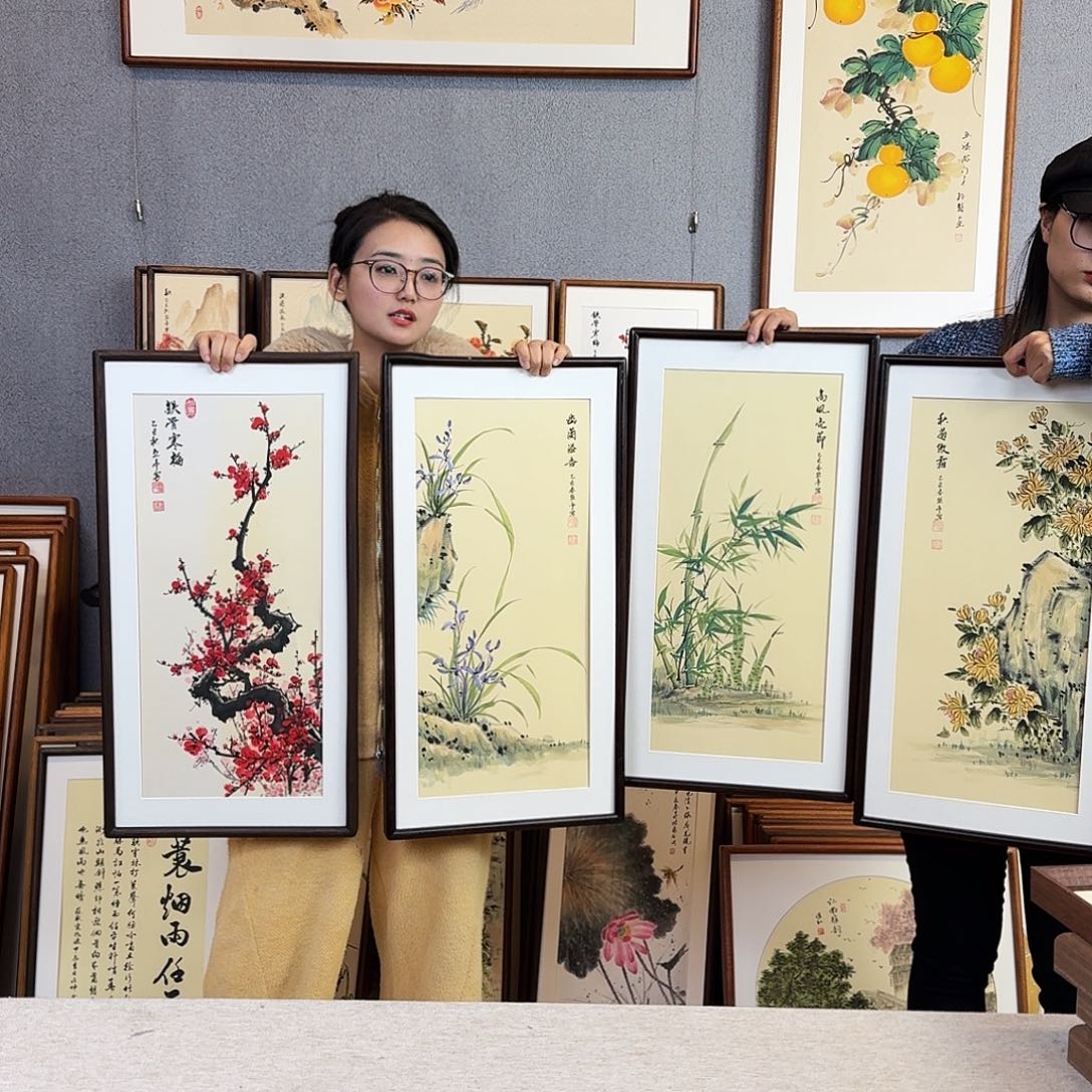 国画纯手绘，纯手写带框尺寸：36×69厘米梅兰竹菊