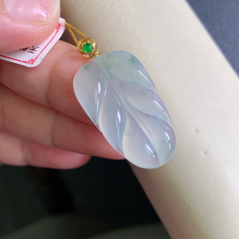 【闪购商品】翡翠颈饰18K金镶嵌叶子