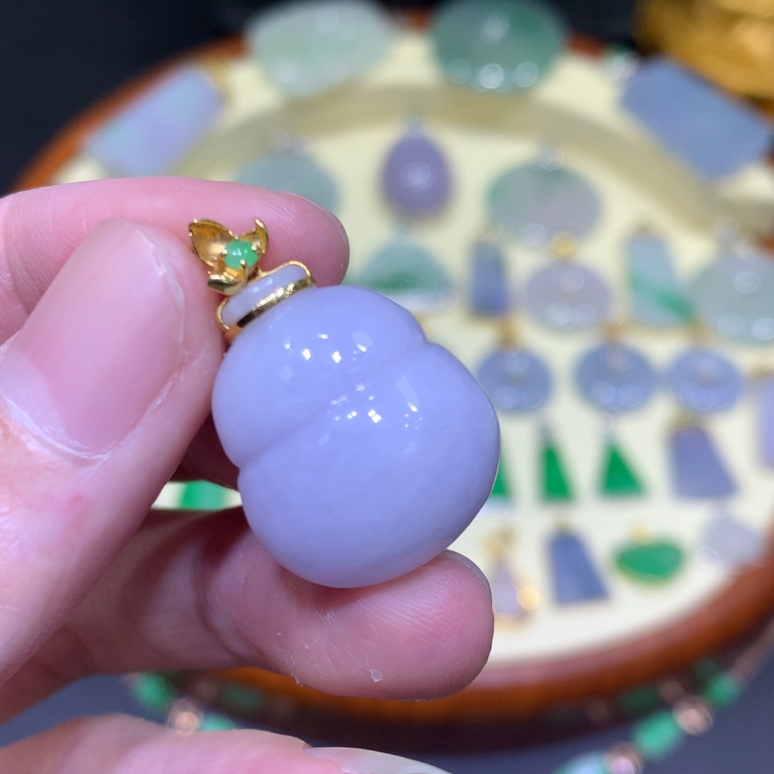 翡翠吊坠(不含链)18K金镶嵌